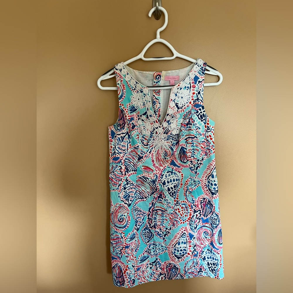Size 4 Lily Pulitzer dress. Worn once to high school graduation.